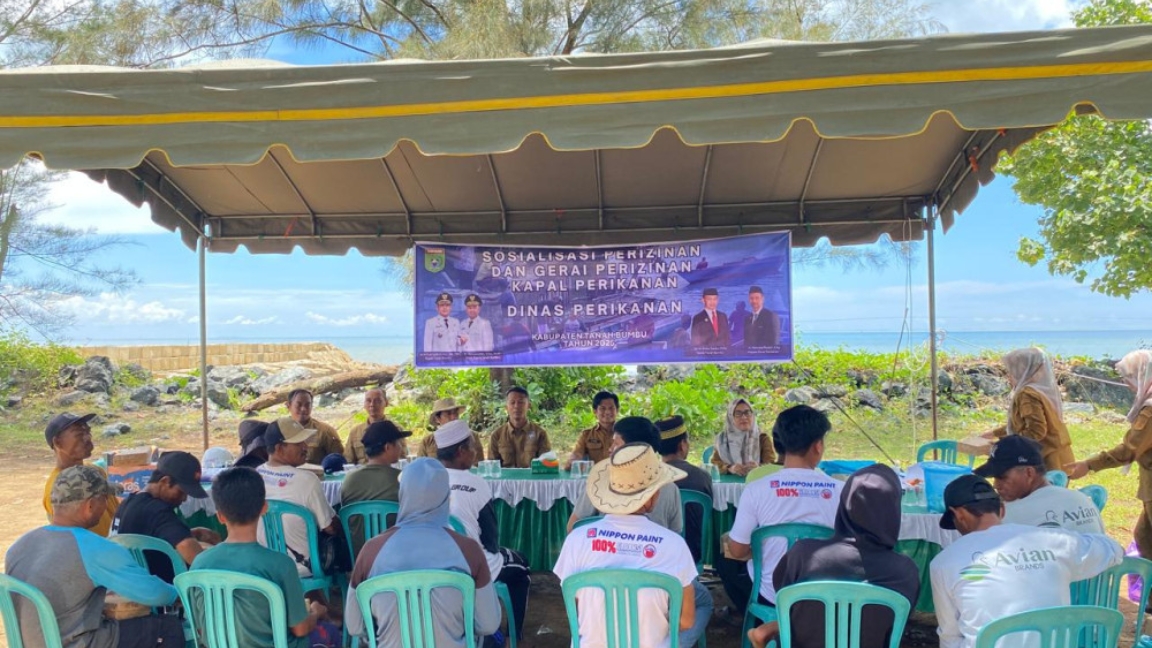 Dinas Perikanan Tanah Bumbu Gelar Gerai Pengukuran Kapal 2025 di Pantai Desa Beringin